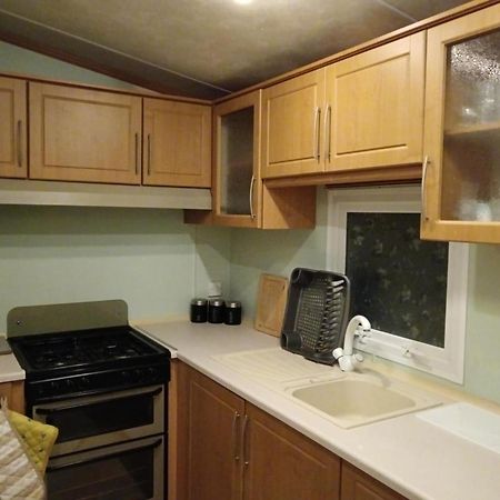 Lovely 3 Bedroom 8 Berth Caravan In Rhyl Extérieur photo